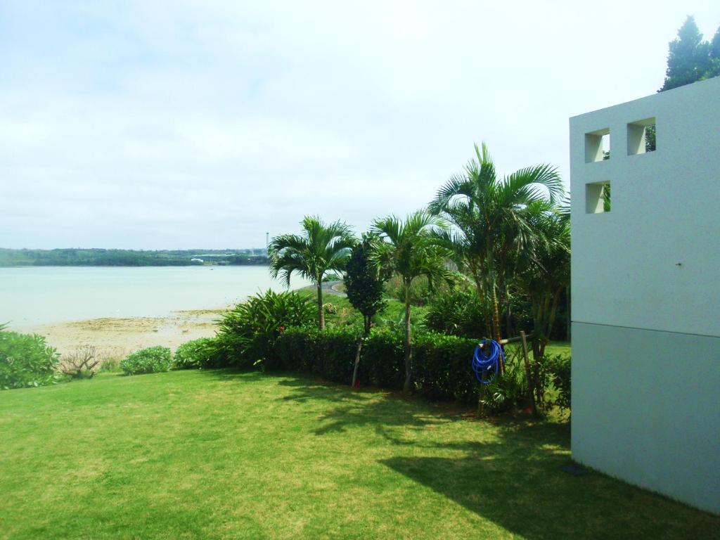 The Green Terrace Aparthotel Miyakojima  Bagian luar foto